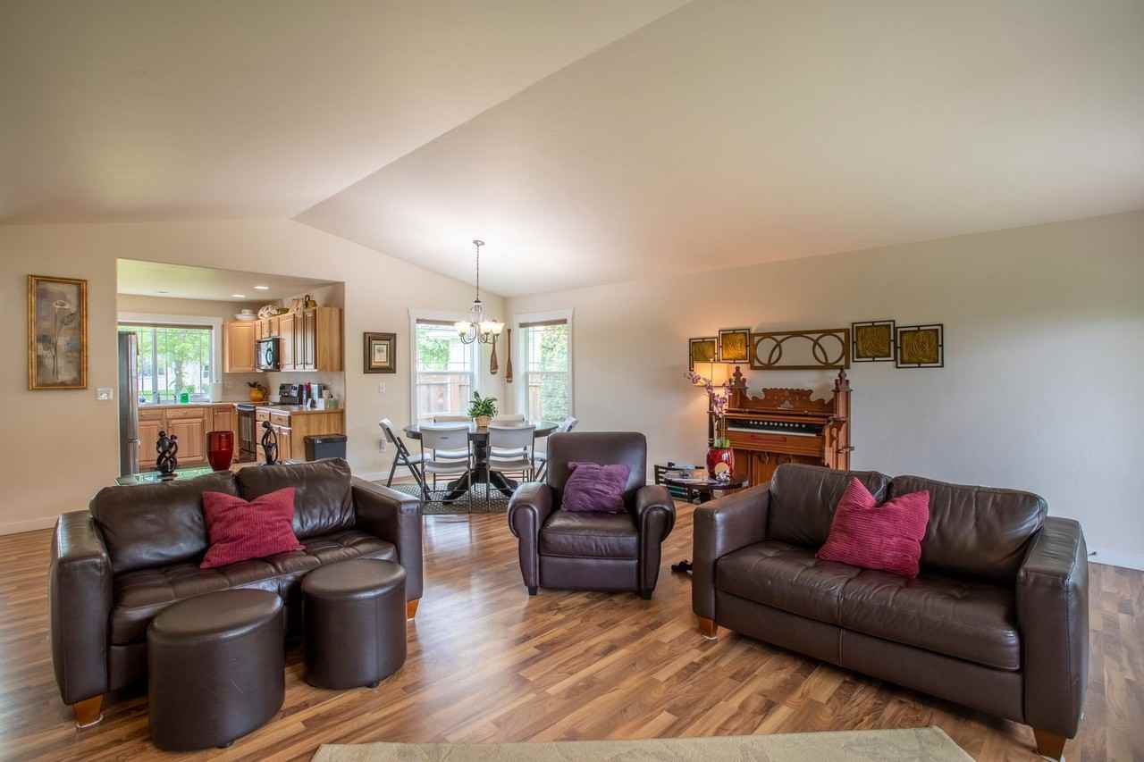 1900 Teal Dr - Photo 4 of 18