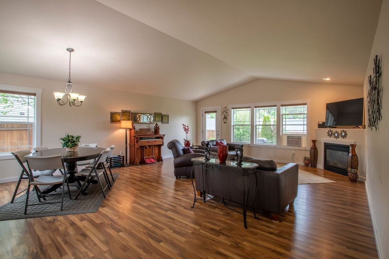 1900 Teal Dr - Photo 5 of 18
