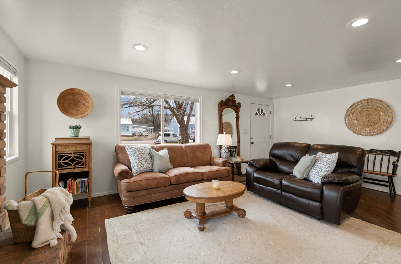 1111 4th St W - Photo 5 of 16