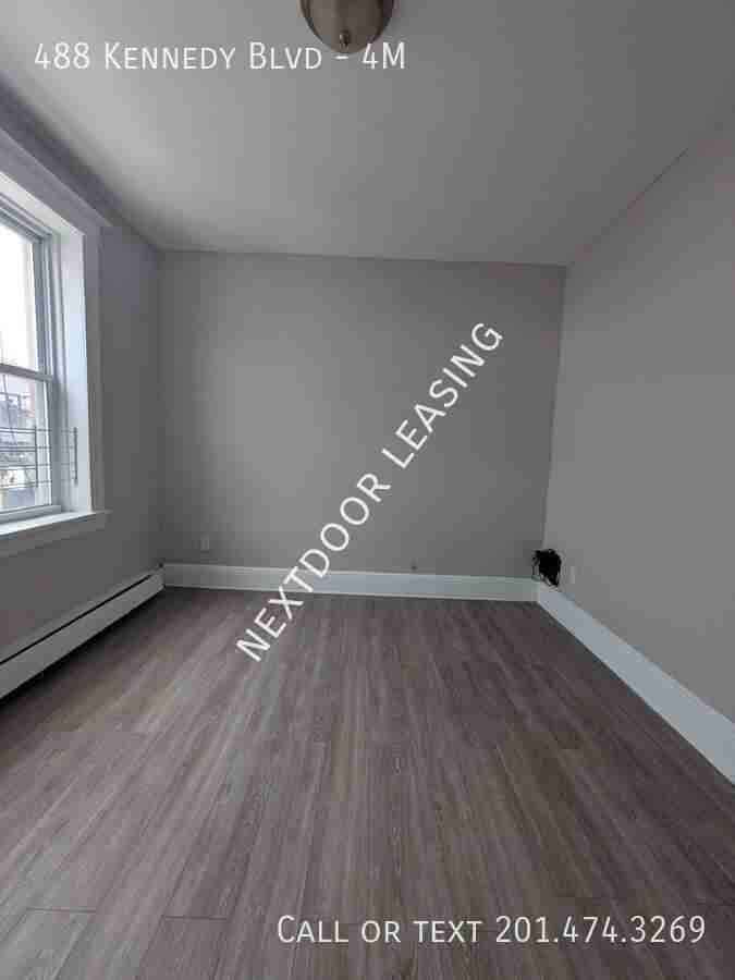 488 Kennedy Blvd #4M - Photo 4 of 5