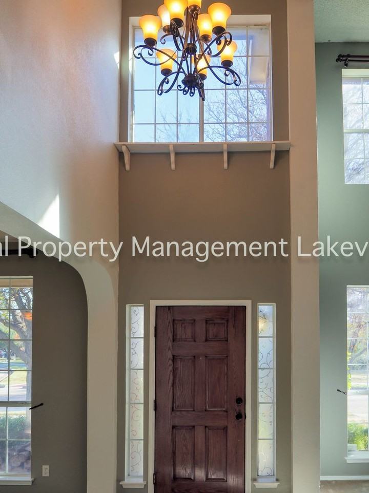 7500 Waterside Pl - Photo 4 of 45
