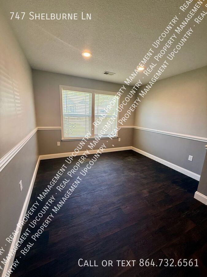 747 Shelburne Ln - Photo 2 of 18