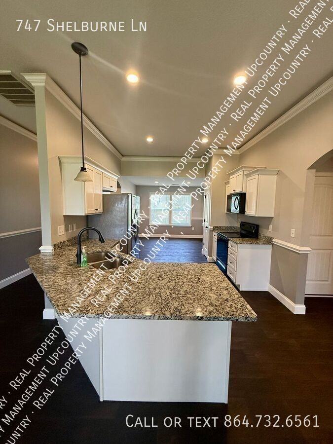 747 Shelburne Ln - Photo 5 of 18