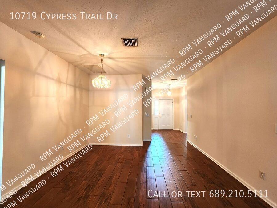 10719 Cypress Trail Dr - Photo 3 of 20