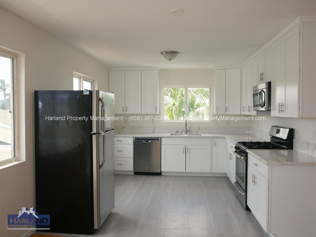 4810 68th St - Photo 5 of 9