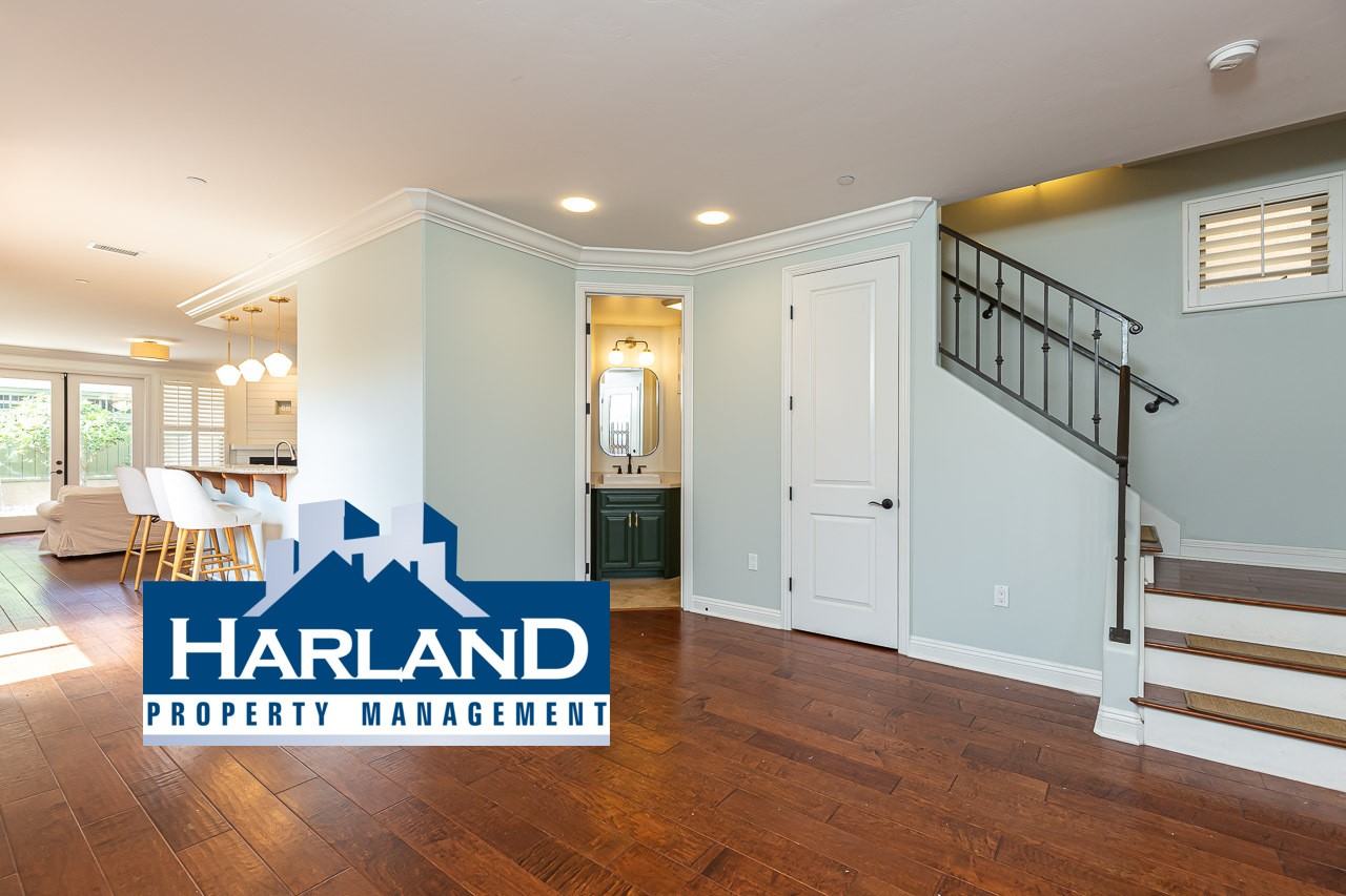 1368 Oliver Ave - Photo 2 of 32