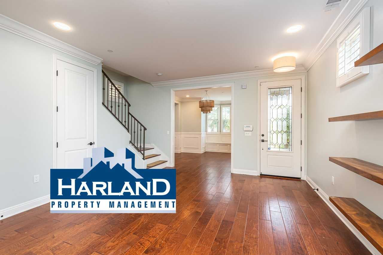 1368 Oliver Ave - Photo 6 of 32