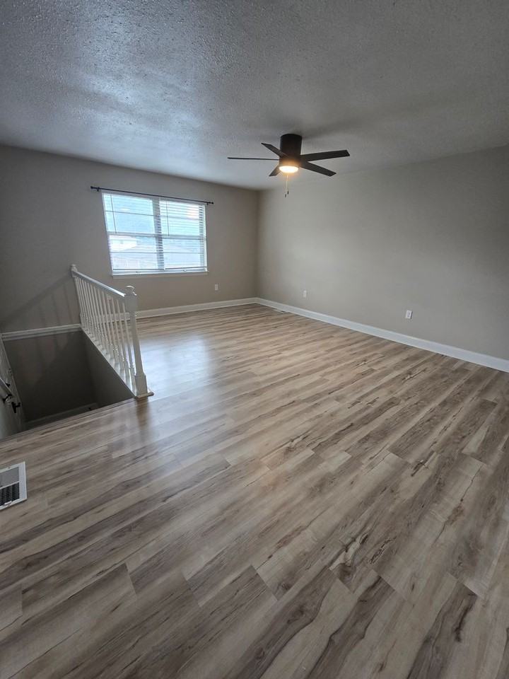 722 Pear Tree Cir - Photo 3 of 23