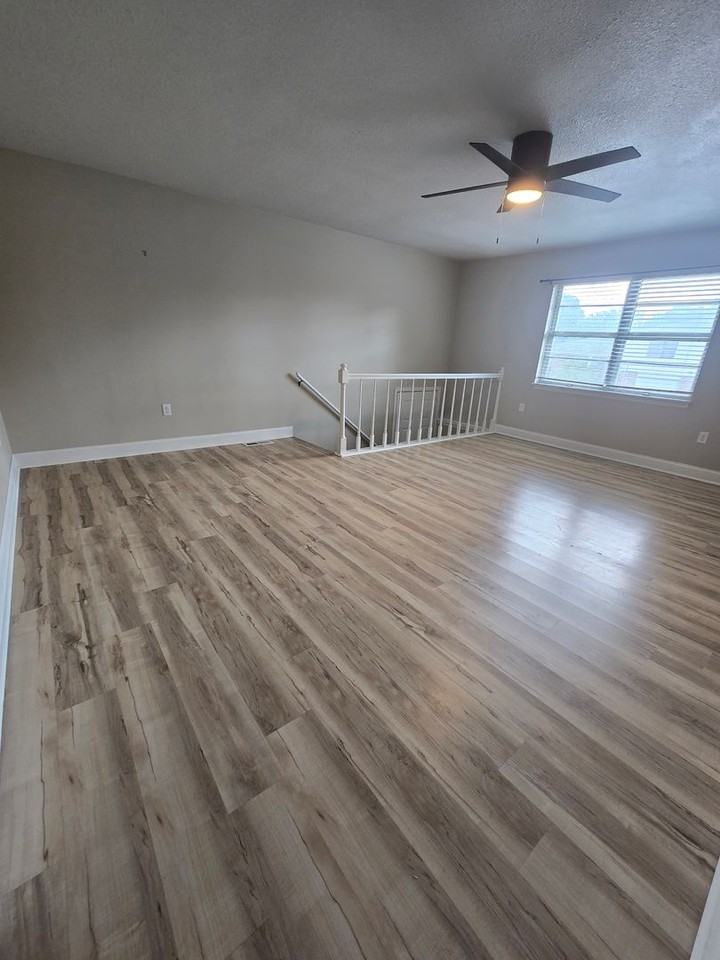 722 Pear Tree Cir - Photo 4 of 23