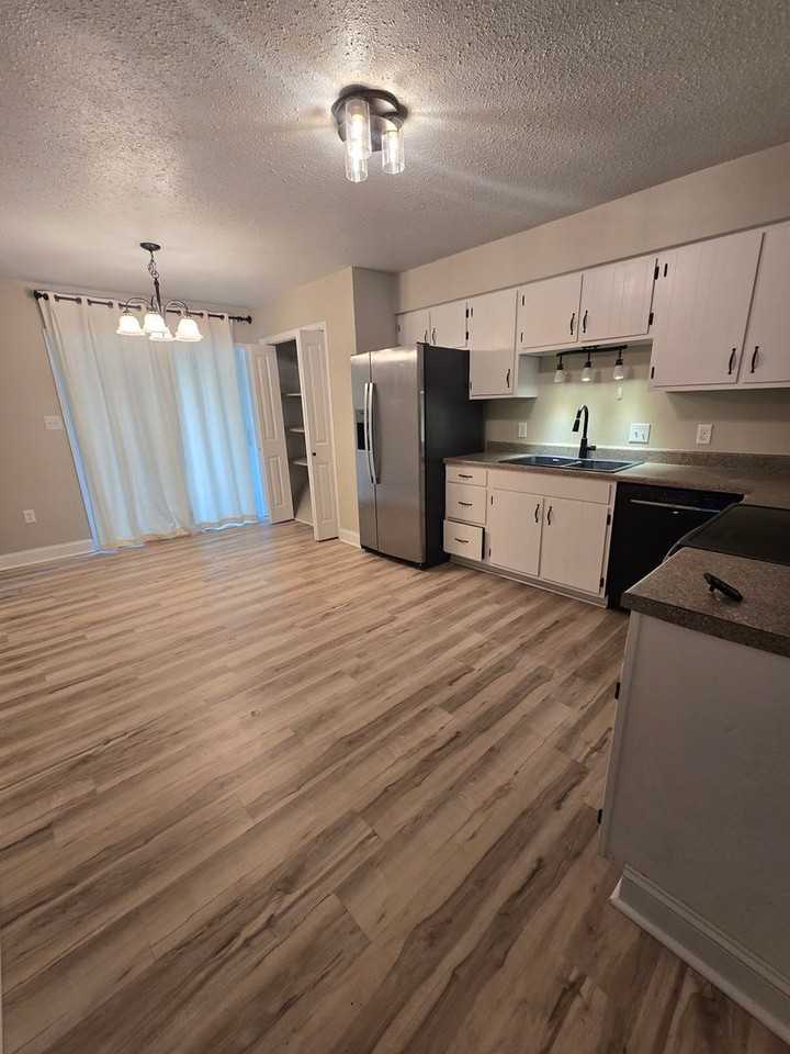 722 Pear Tree Cir - Photo 5 of 23