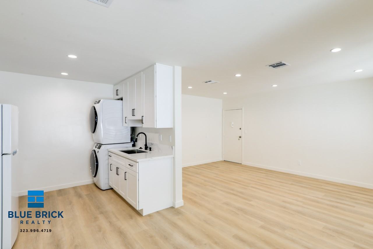 606 N 6th St #E - Photo 3 of 18