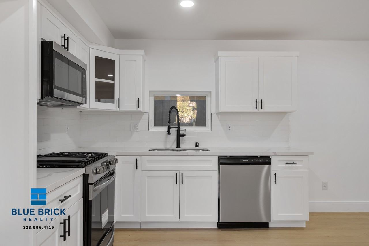 2708 S Cochran Ave #2708 - Photo 4 of 20