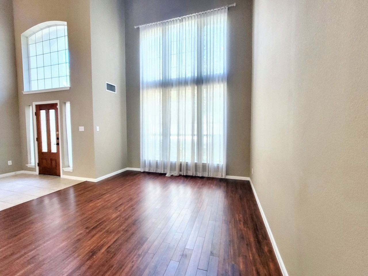 1617 Sunterro - Photo 5 of 44