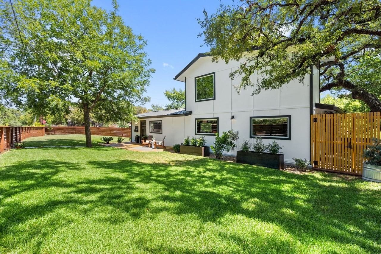 1025 Bonham Ter - Photo 4 of 39