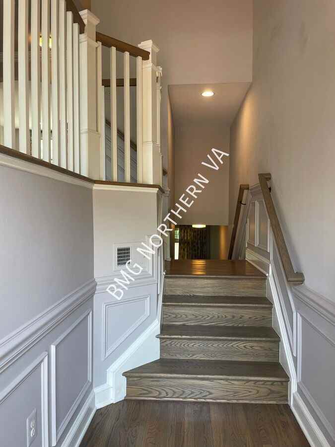 10679 Yorktown Ct - Photo 3 of 46