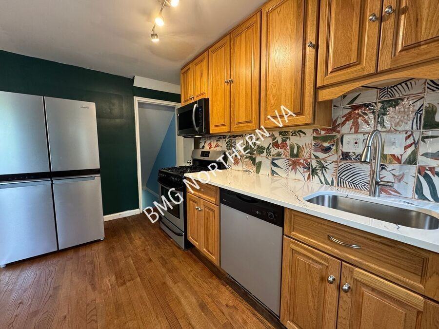 130 Cambridge Rd - Photo 6 of 32