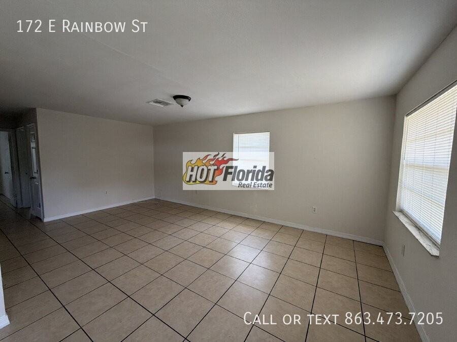 172 E Rainbow St - Photo 2 of 11