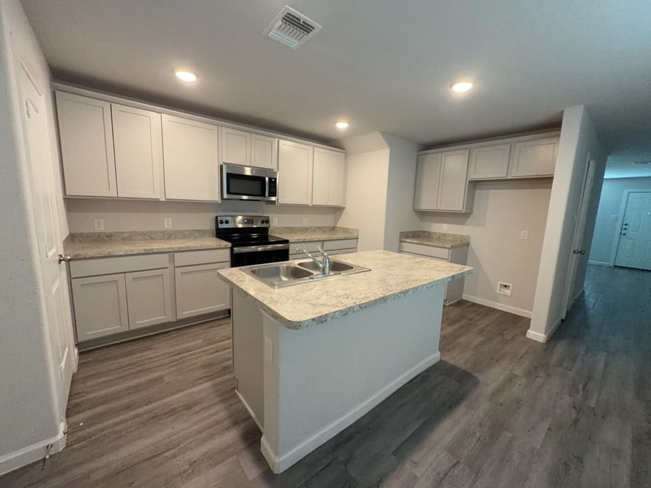 501 Hines Ave - Photo 3 of 19