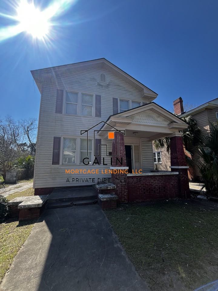 625 W 39th St