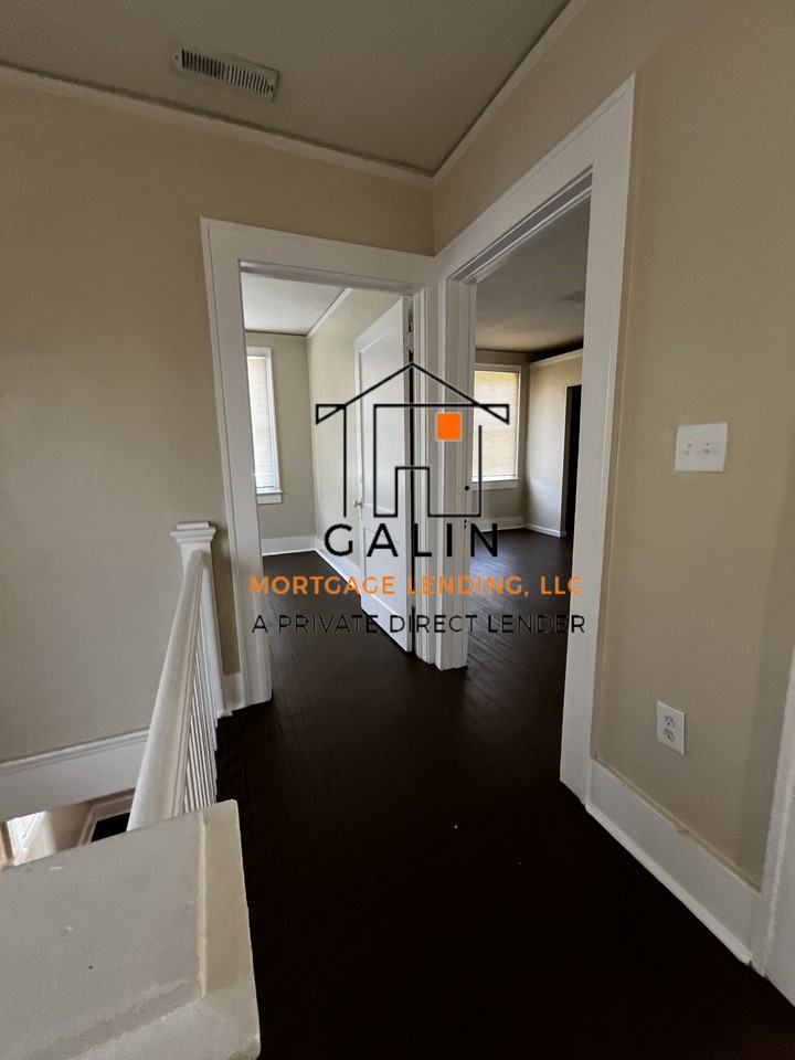 625 W 39th St - Photo 3 of 17