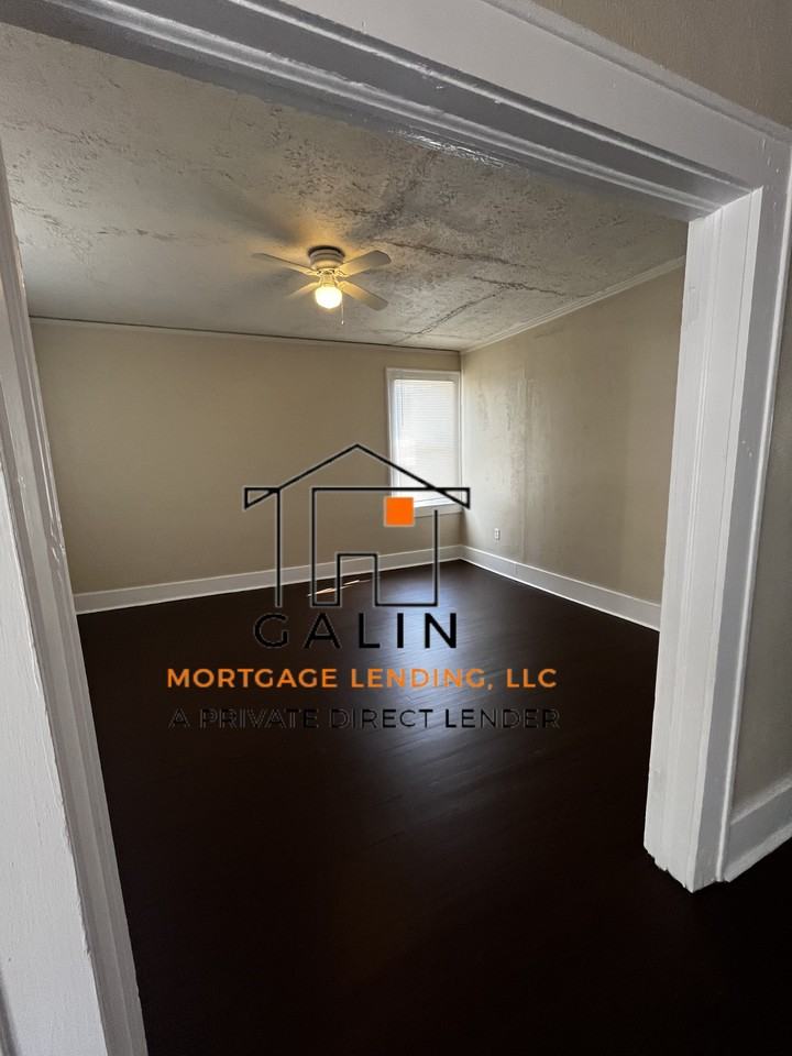 625 W 39th St - Photo 5 of 17