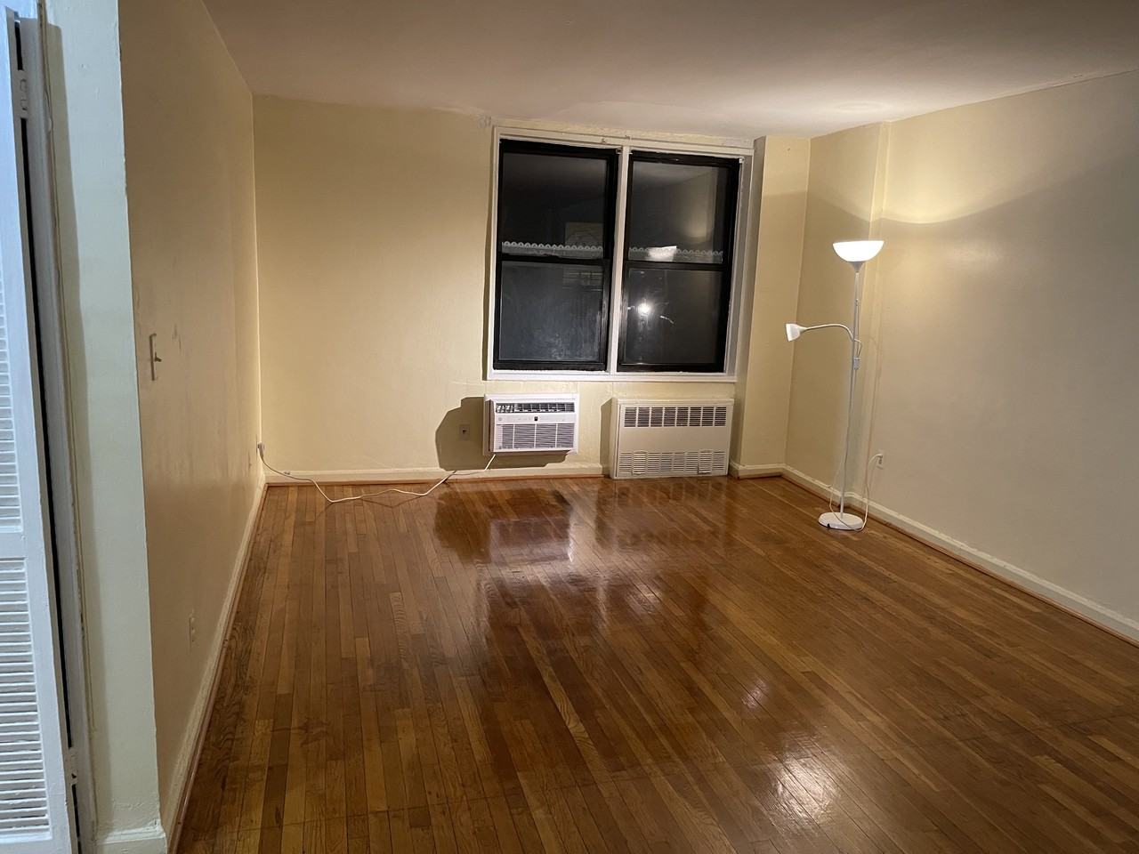 330 Lenox Rd #5J - Photo 3 of 5