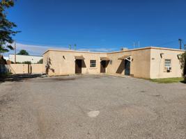 featured image of 305 N Almendra St