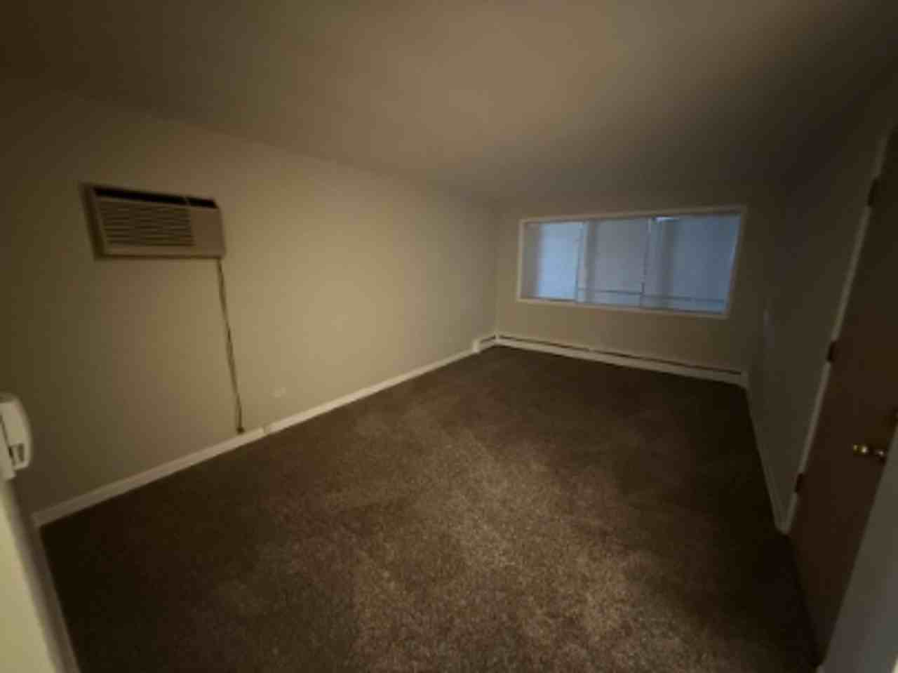 2439 Des Plaines Avenue - Photo 3 of 10