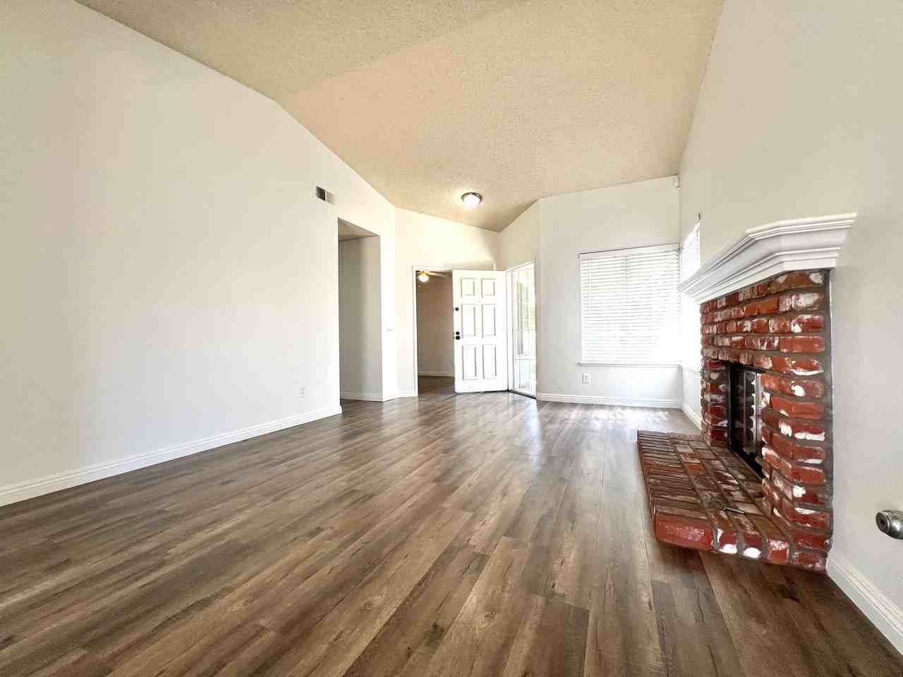 7284 Parkside Pl - Photo 4 of 21