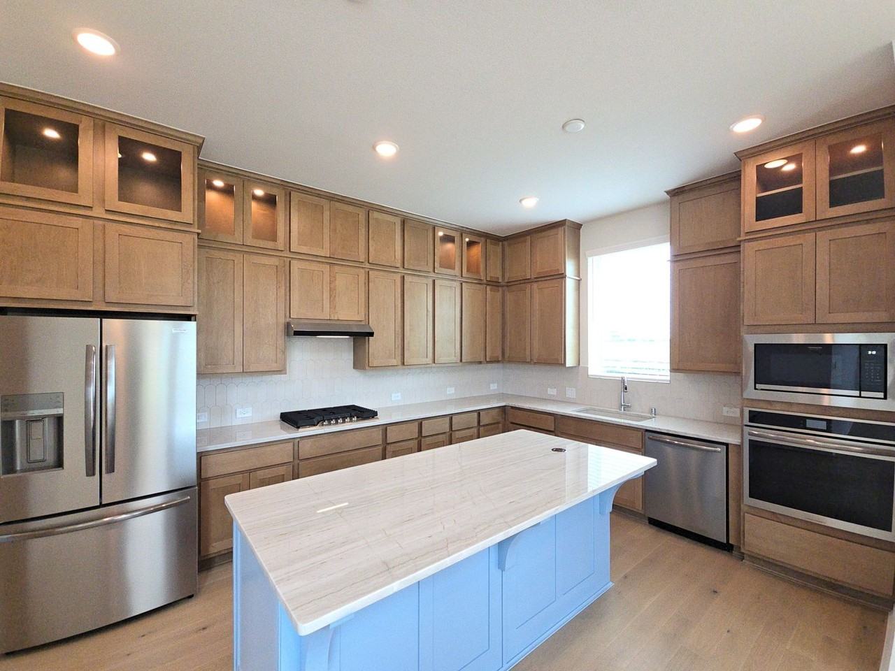 16723 Lake Austin St - Photo 7 of 26