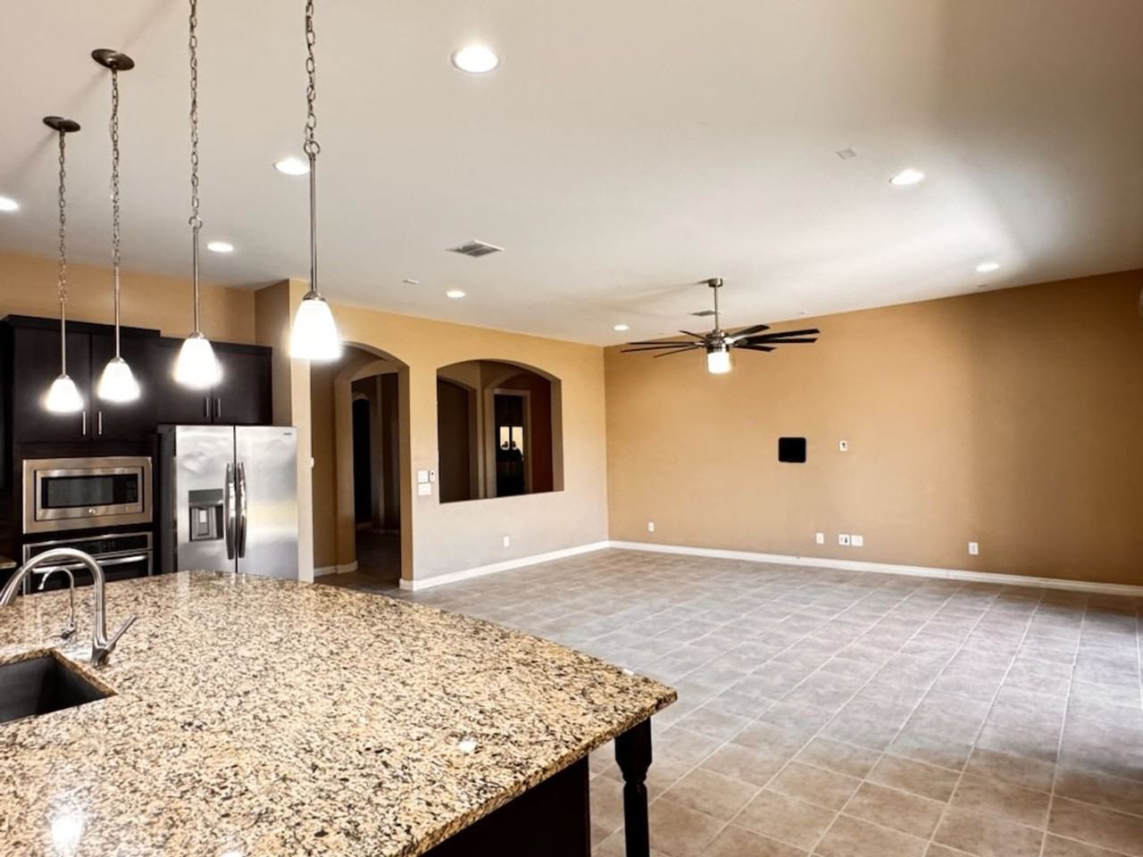 268 E Powell Way - Photo 3 of 50