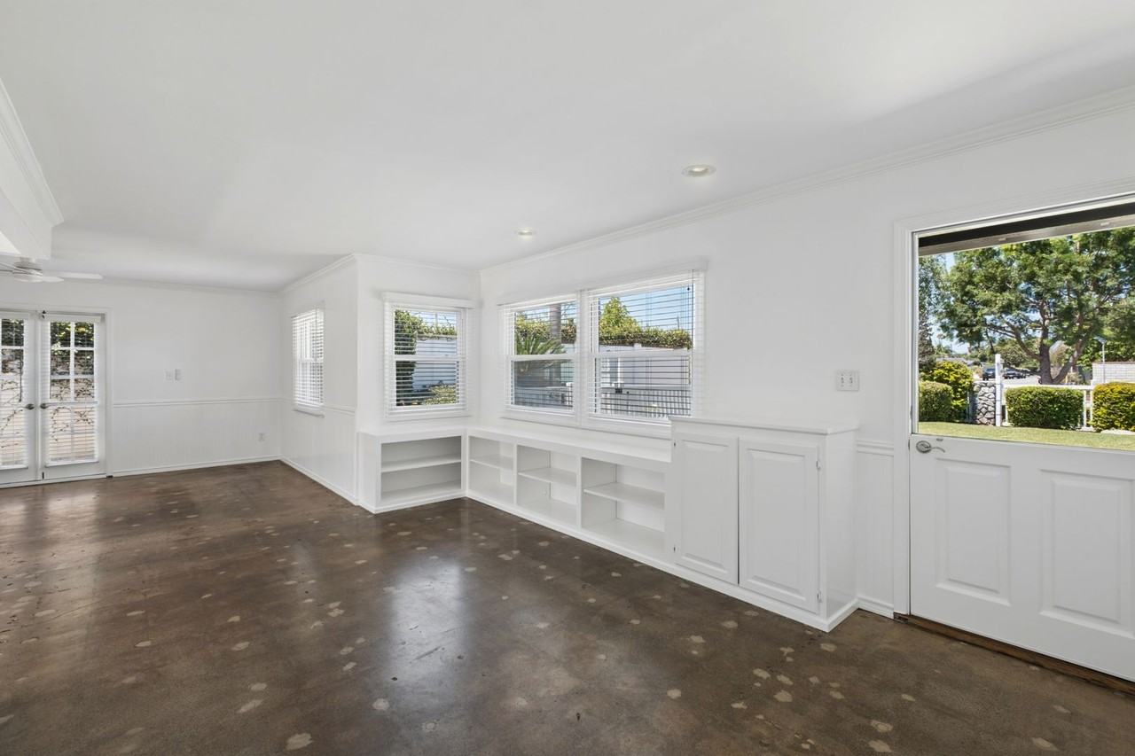 241 E 21st St - Photo 5 of 20
