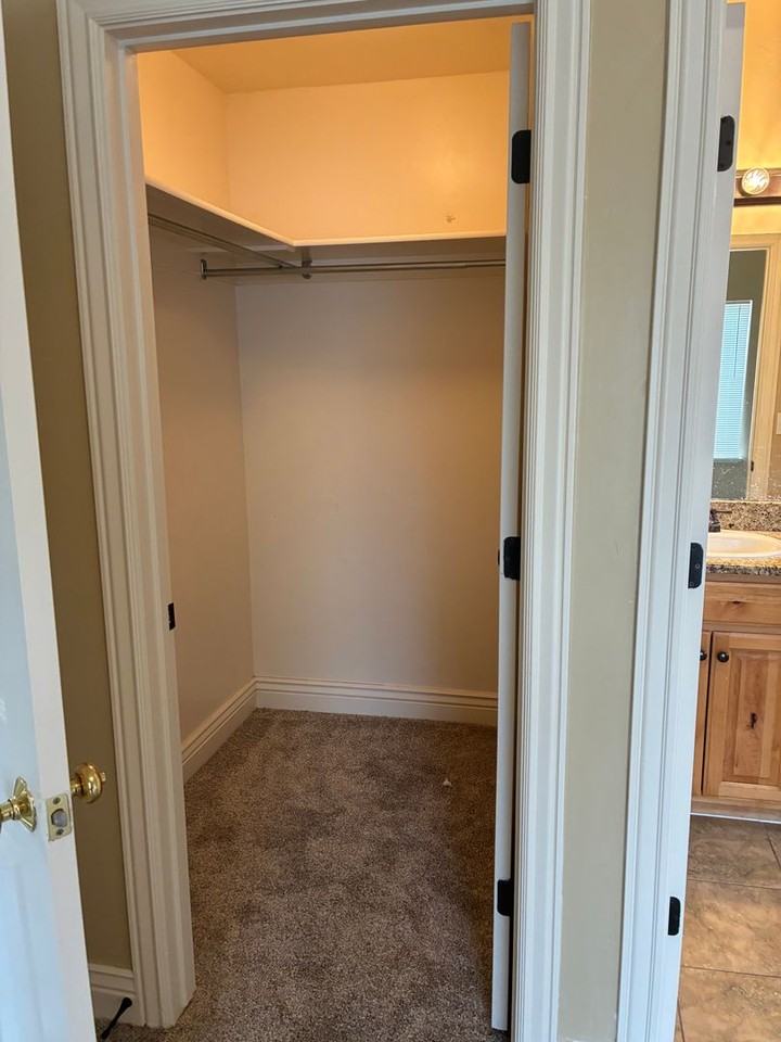 576 W 1045 N #B4 - Photo 6 of 13