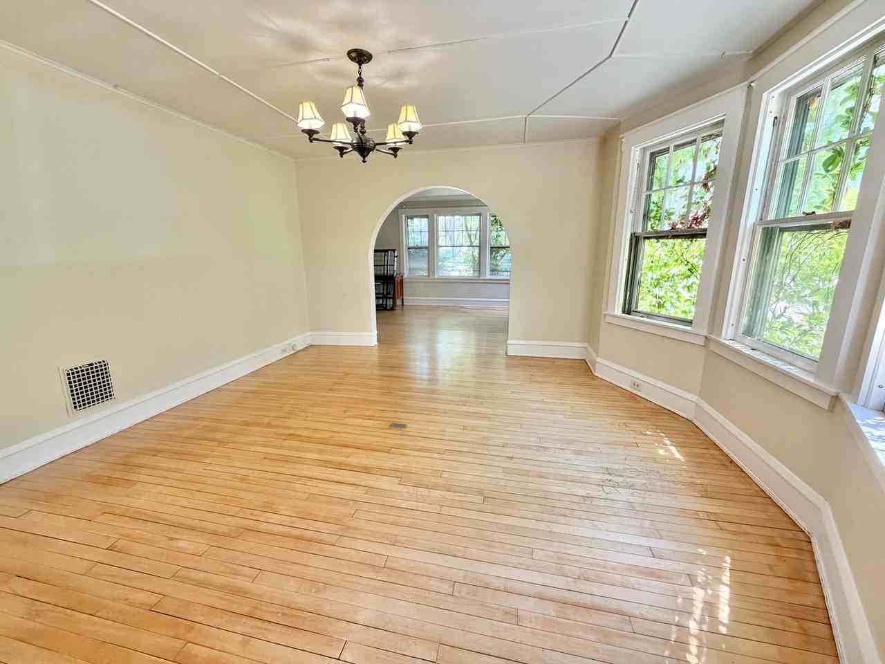 281 S Winooski Ave #1 - Photo 3 of 31