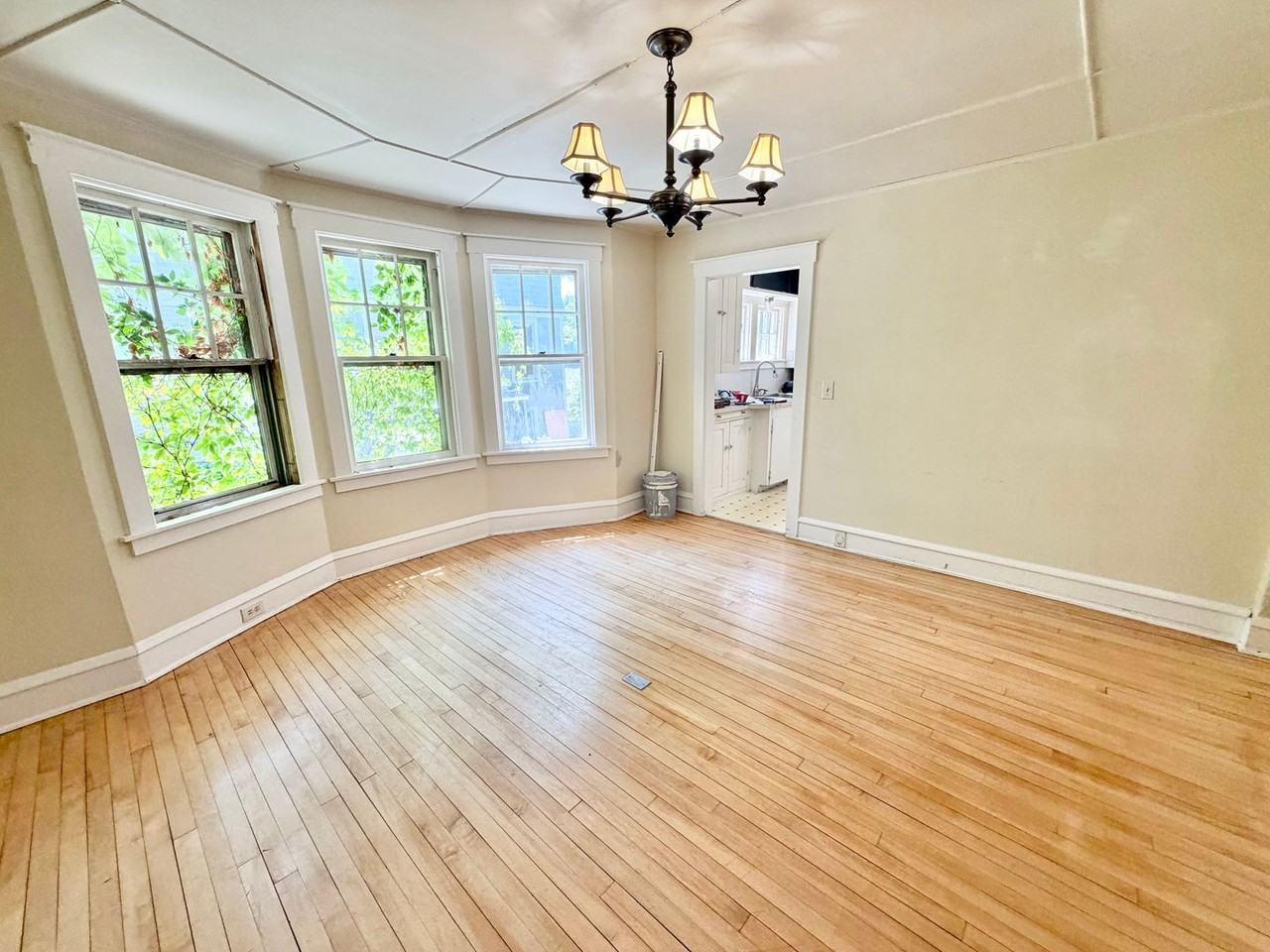 281 S Winooski Ave #1 - Photo 4 of 31