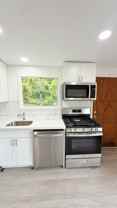 1334 Lakeview Blvd E - Photo 1 of 1