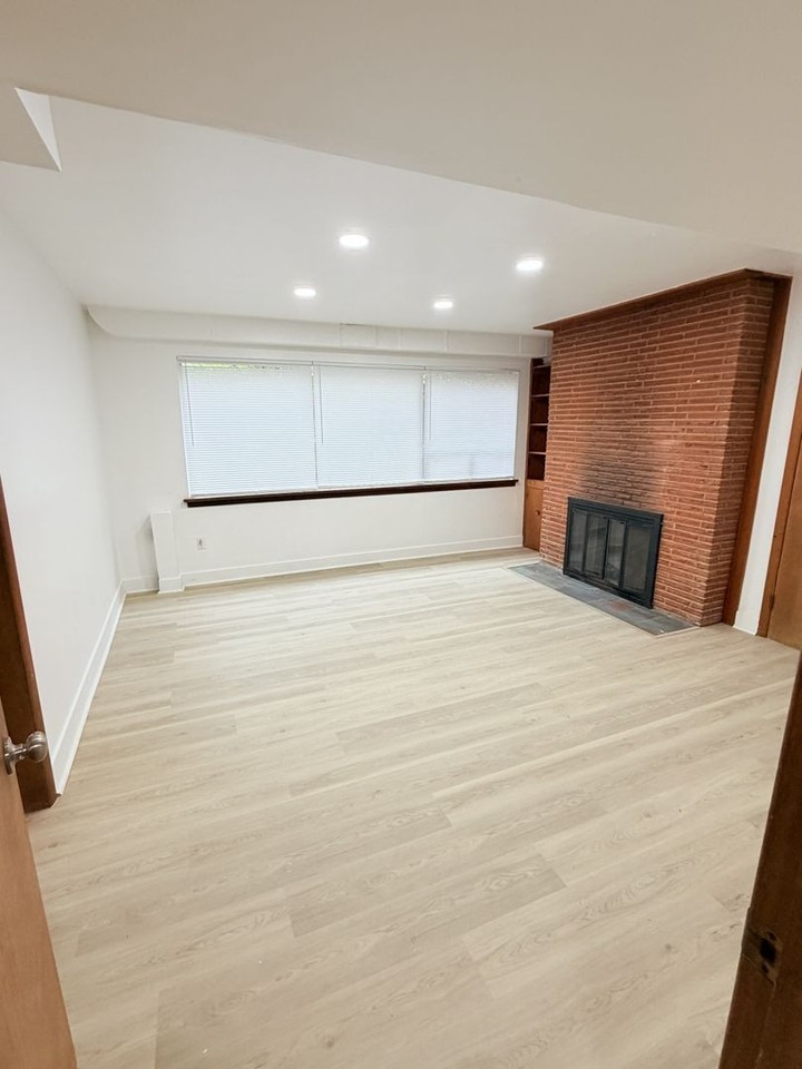 1334 Lakeview Blvd E - Photo 5 of 23