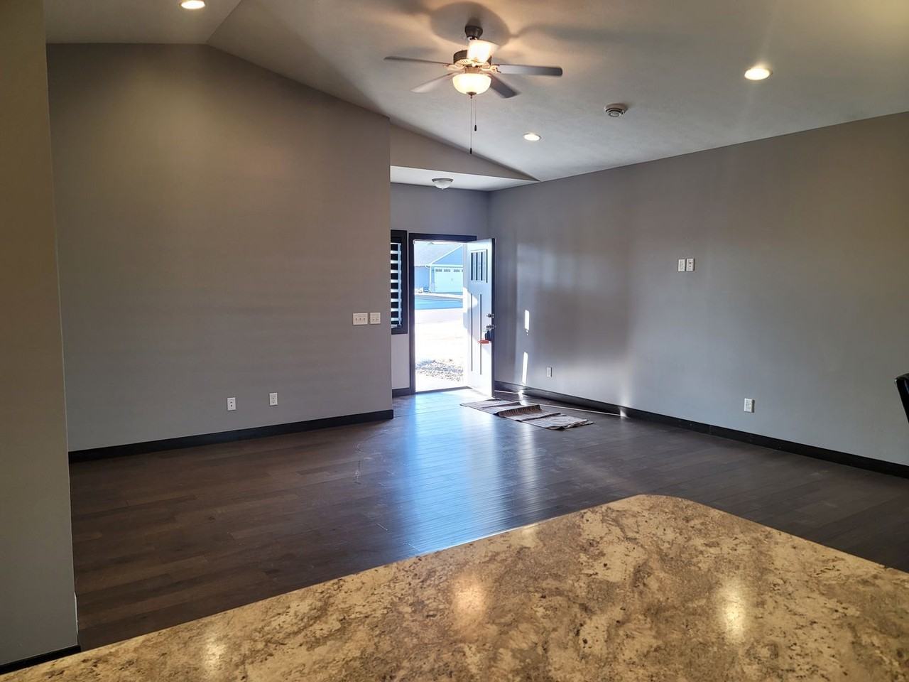 114 Devitt Dr - Photo 5 of 17