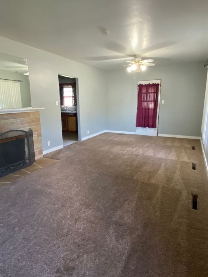 920 Ashland Ave - Photo 2 of 10