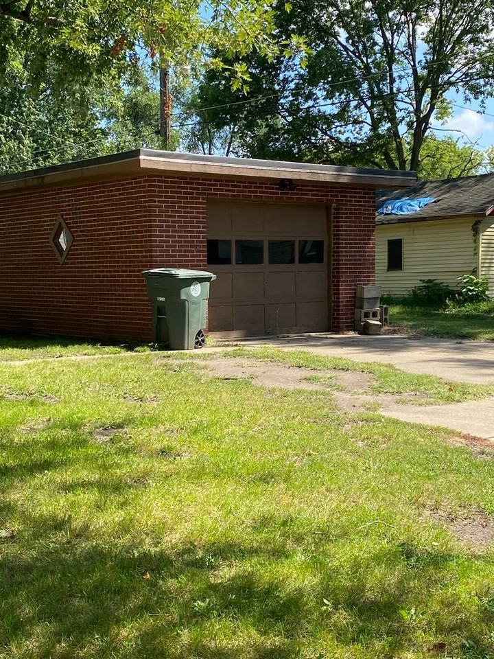 920 Ashland Ave - Photo 5 of 10