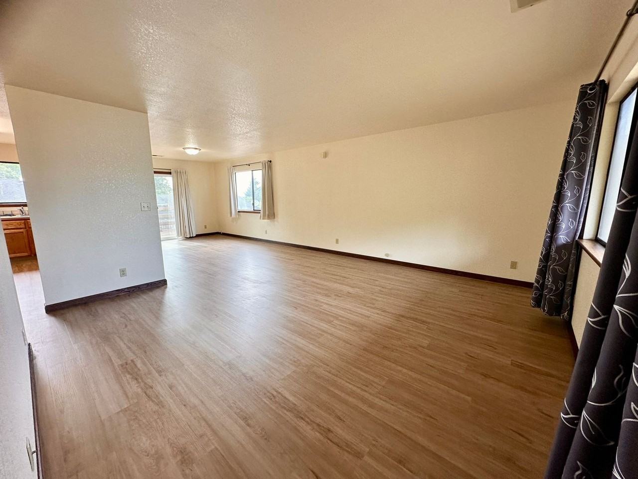 6242 Pryor St - Photo 3 of 18