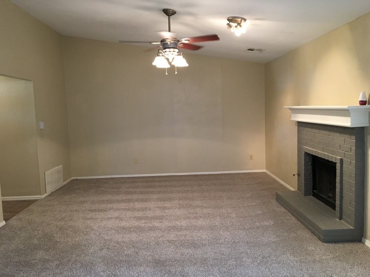10050 Southridge Dr - Photo 4 of 24