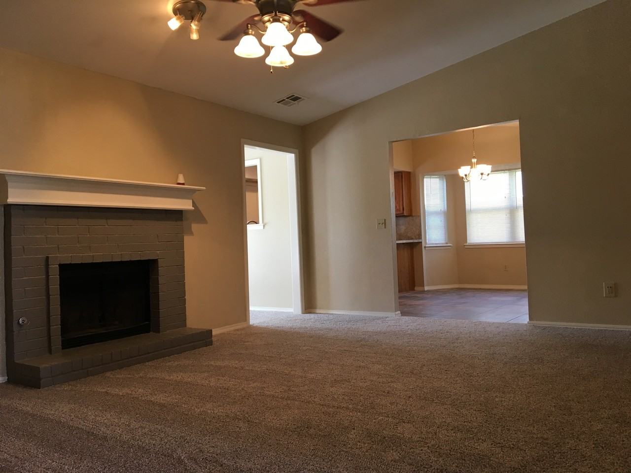 10050 Southridge Dr - Photo 5 of 24