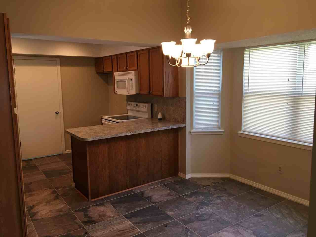 10050 Southridge Dr - Photo 7 of 24