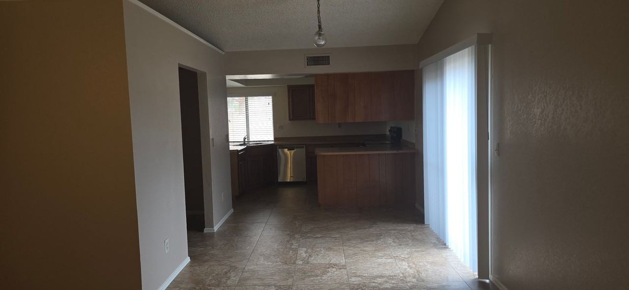 6407 W Brown St - Photo 5 of 27