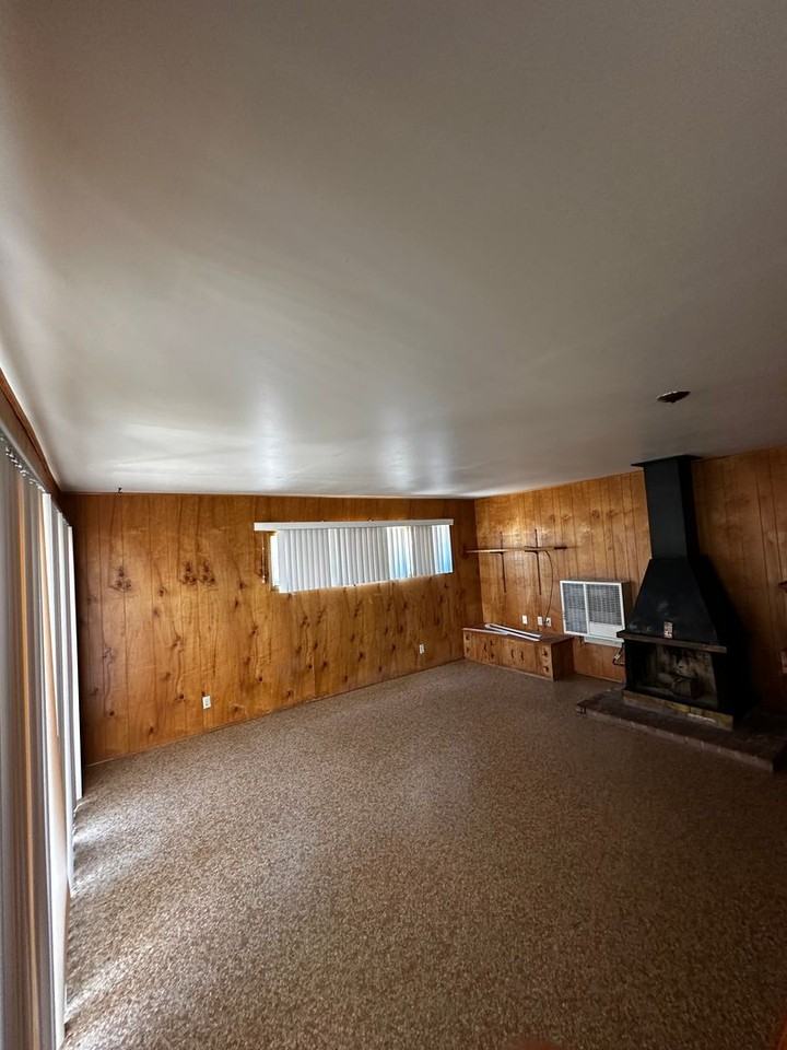 707 W Cypress Ave - Photo 4 of 12