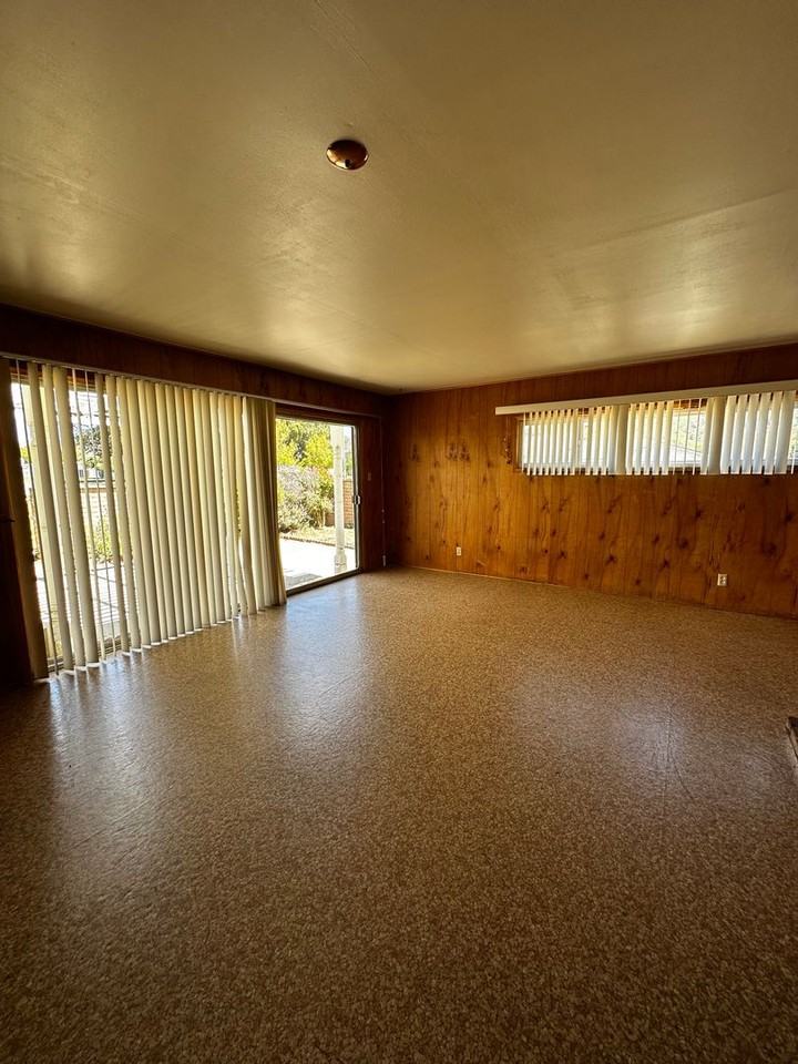 707 W Cypress Ave - Photo 6 of 12