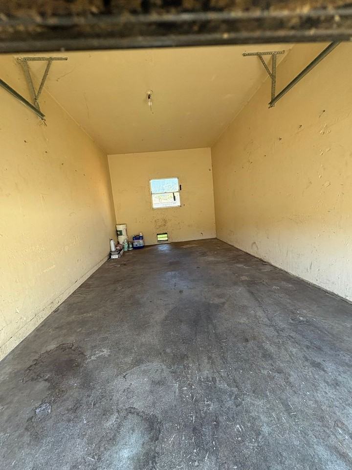 471 3rd Ave - Photo 3 of 10
