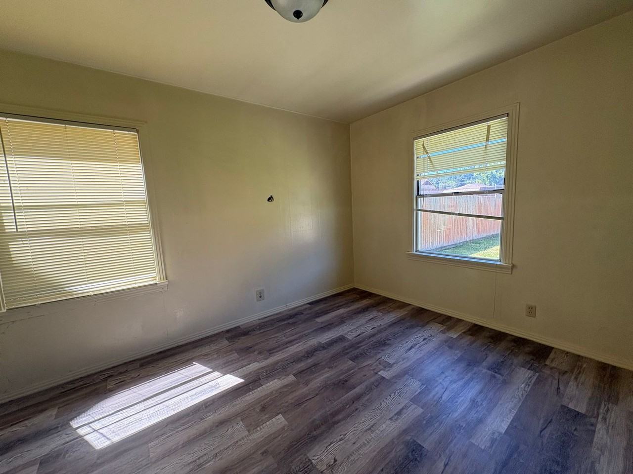 471 3rd Ave - Photo 4 of 10
