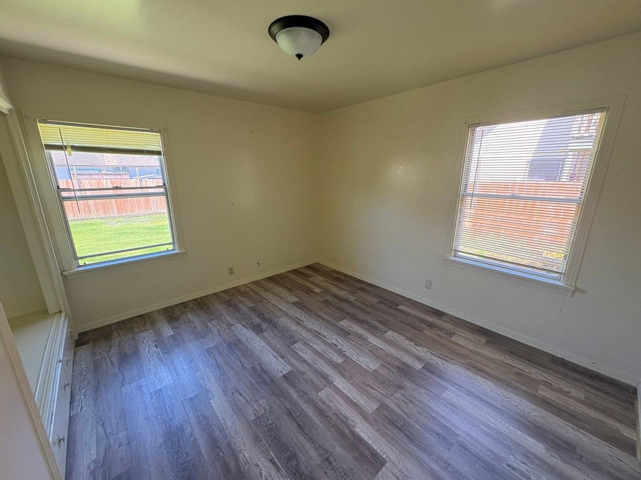 471 3rd Ave - Photo 5 of 10